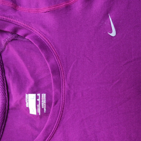 Nike Eco Friendly Dri Fit Red T Shirt Large - Picture 3 of 4